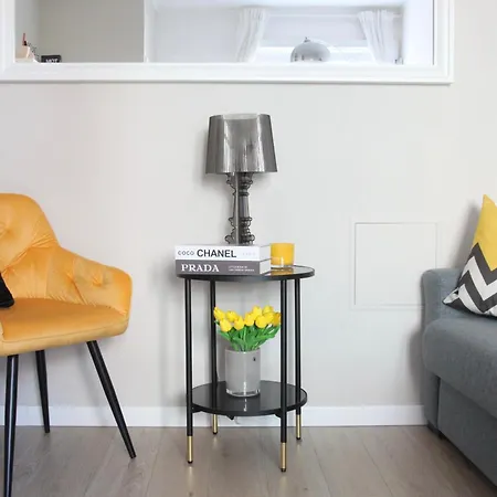 Solari Apartment, Fashion Street